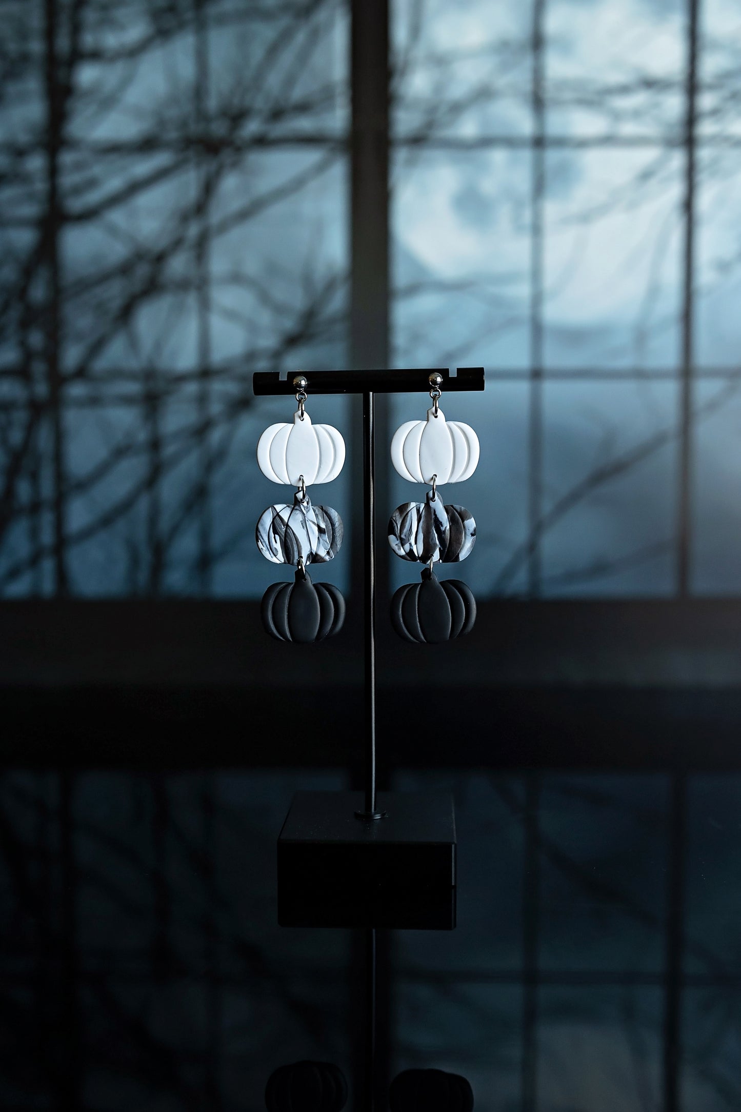 Monochromatic Pumpkins